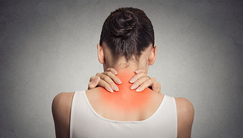 Zervikale Osteochondrose, begleitet von Schmerzen im Nacken. 